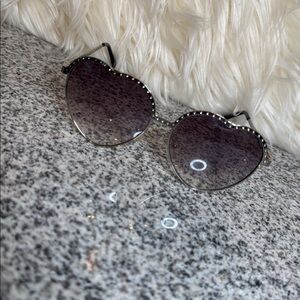💖 Vintage Y2K Dollhouse Heart Sunglasses 💖